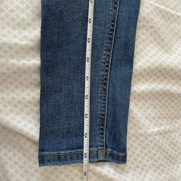 Zara Slim fit/Skinny Jeans. Size US04 - Picture 3 of 7